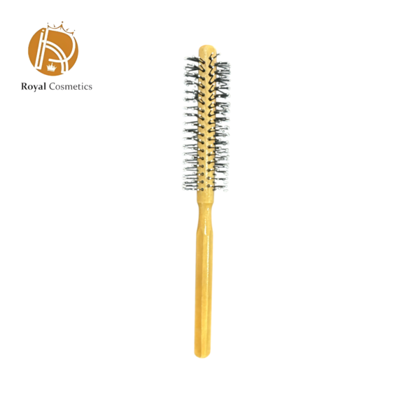 Versatile round brush for smooth and voluminous hairstyles